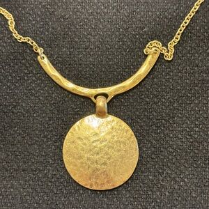 ✂️EUC Matte Gold Lia Sophia Necklacee